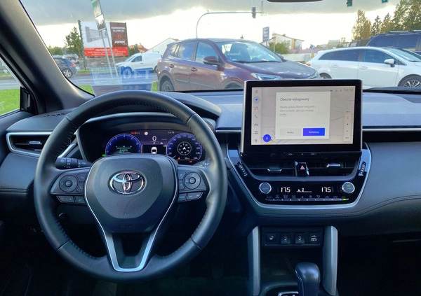 Toyota Corolla Cross cena 172900 przebieg: 25412, rok produkcji 2022 z Sanok małe 154
